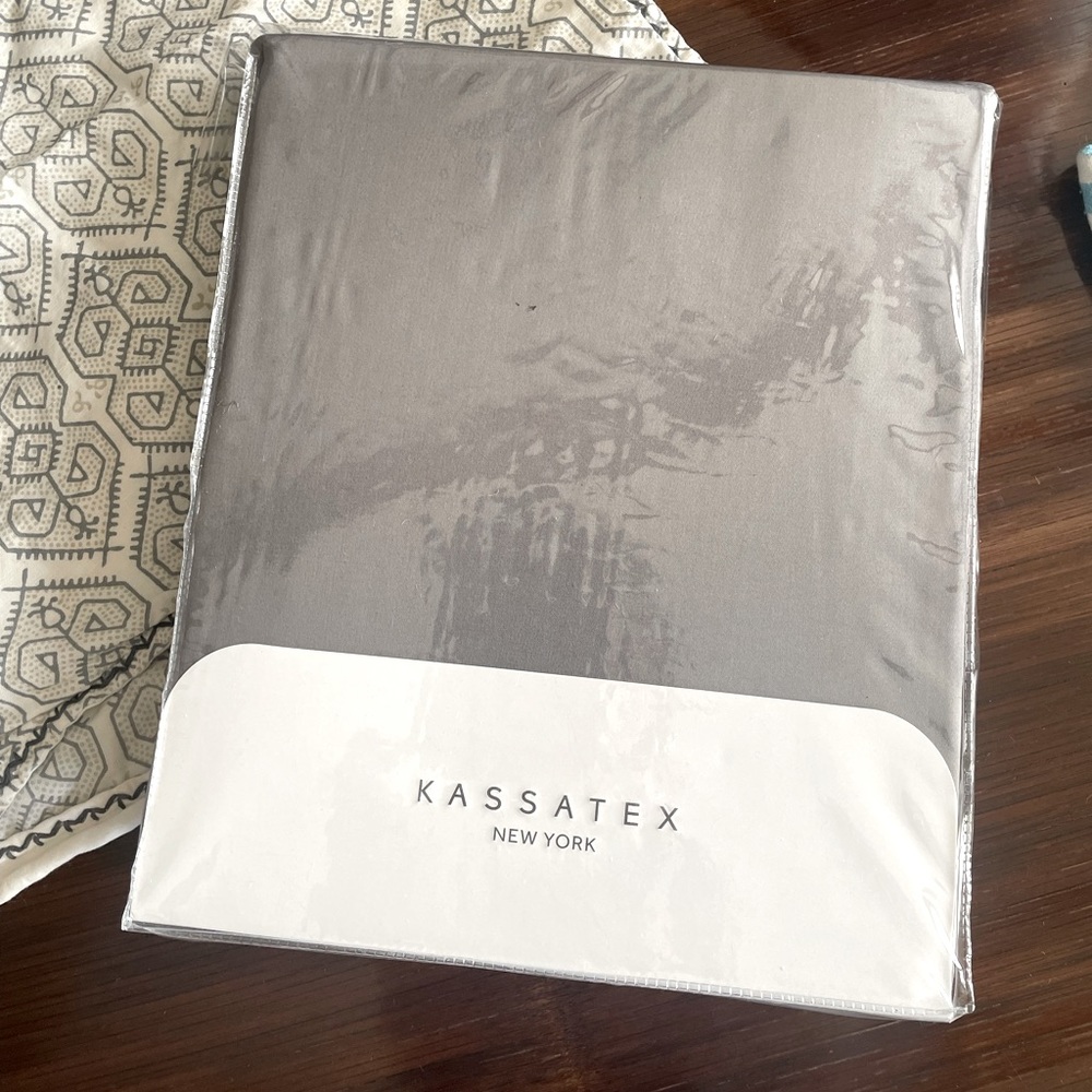 KASSATEX (not cheap immitation under name Kasatex missing an “s”). NEW QUEEN SZ